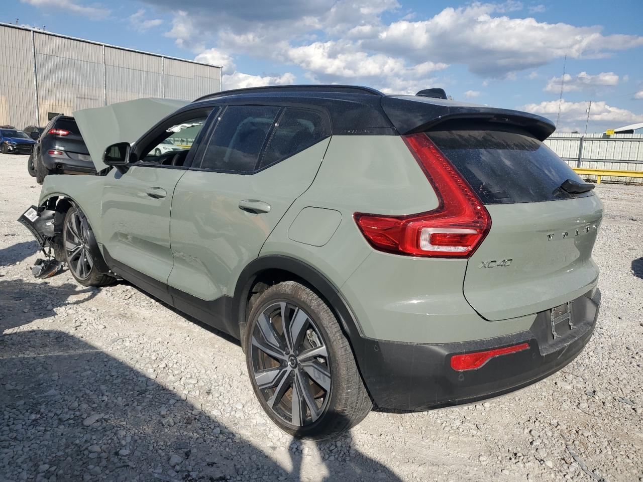 Image 2 of 2022 VOLVO XC40 P8 RECHARGE ULTIMATE 2022 with VIN YV4ED3UB6N2759462