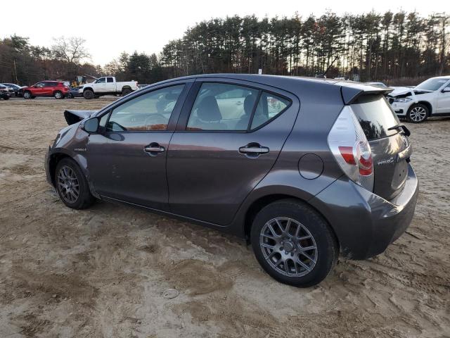 Image 2 of 2013 TOYOTA PRIUS C  2013 with VIN JTDKDTB3XD1553373
