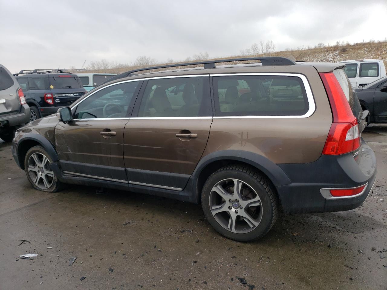 Image 2 of 2013 VOLVO XC70 T6 2013 with VIN YV4902BZXD1166568