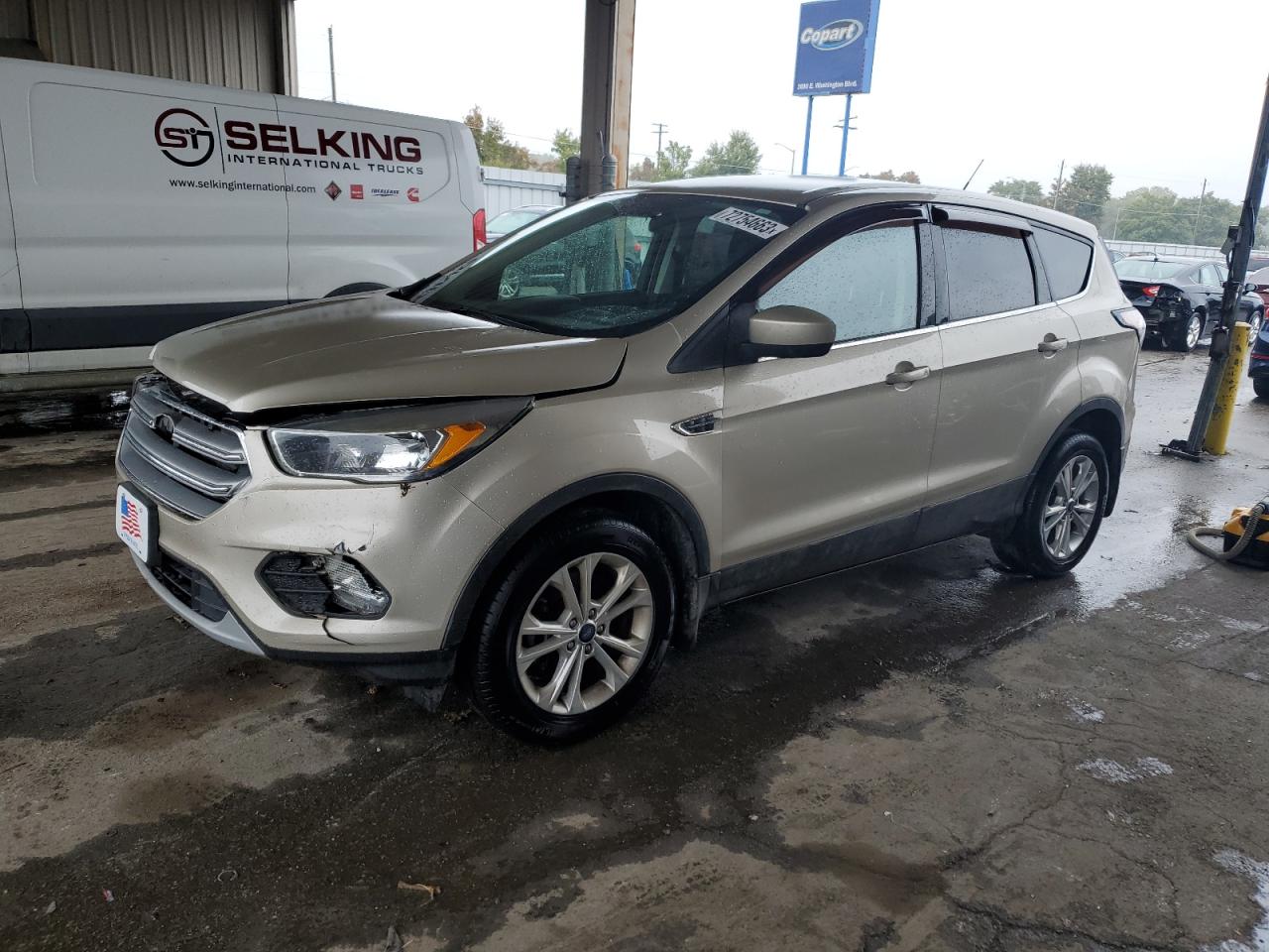 Image 1 of 2017 FORD ESCAPE SE 2017 with VIN 1FMCU9G9XHUA78344