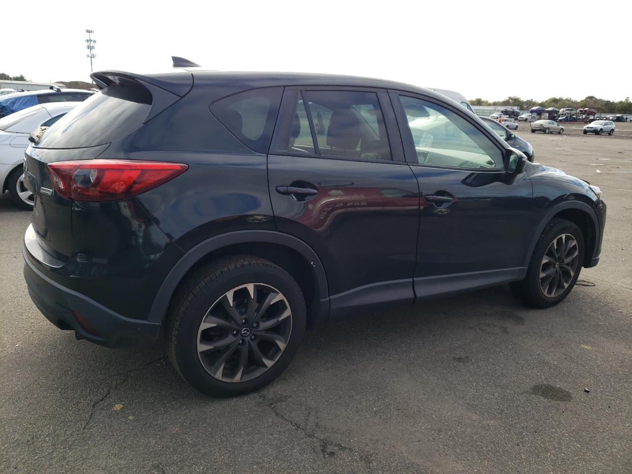 Image 3 of 2016 MAZDA CX-5 GT 2016 with VIN JM3KE4DY6G0647747
