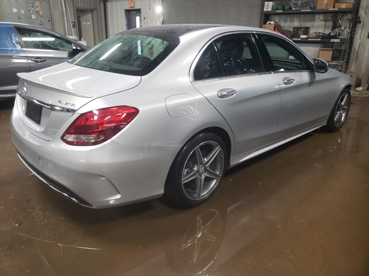 Изображение 3 2016 MERCEDES-BENZ C 300 4MATIC 2016 с VIN 55SWF4KB3GU109948