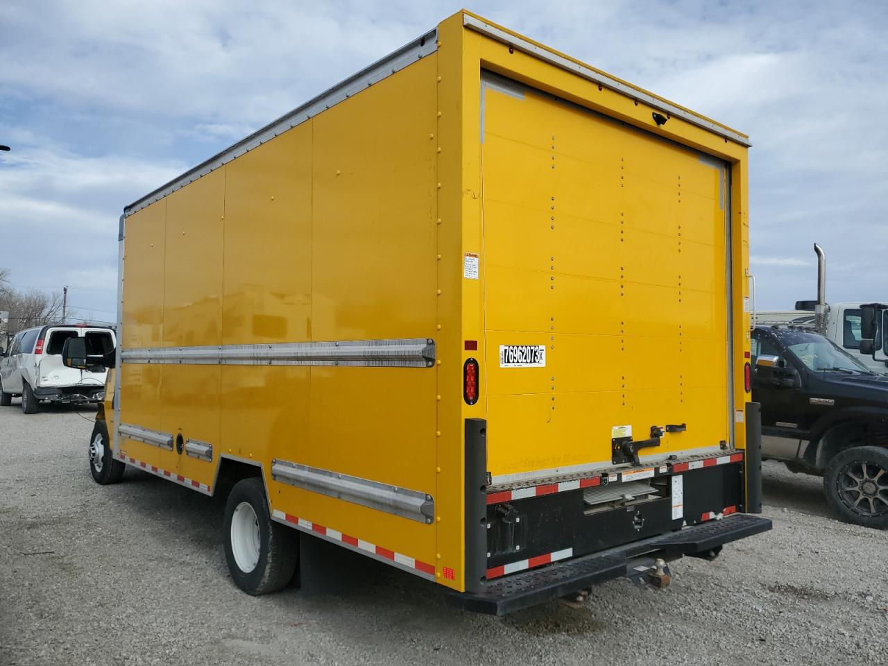 Image 2 of 2022 GMC SAVANA CUTAWAY G3500 2022 with VIN 7GZ37TC70NN001973