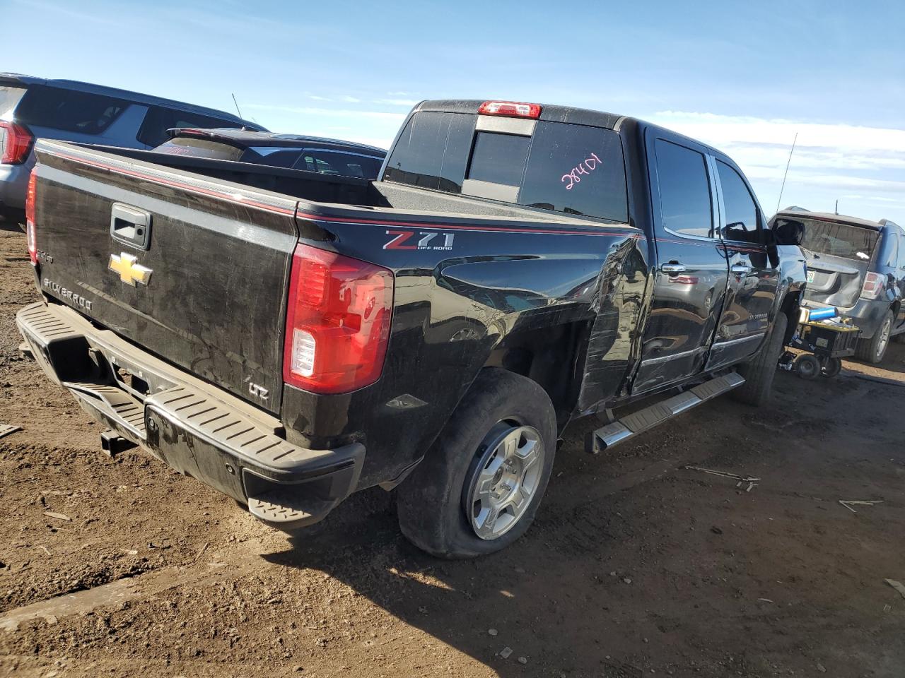 Image 3 of 2018 CHEVROLET SILVERADO K1500 LTZ 2018 with VIN 3GCUKSECXJG512484