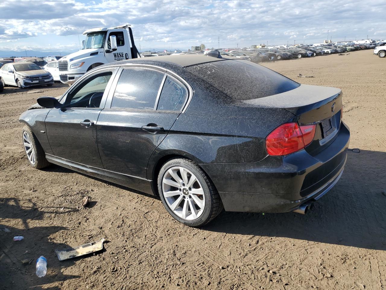 Image 2 of 2010 BMW 328 I 2010 with VIN WBAPH7C51AA175843