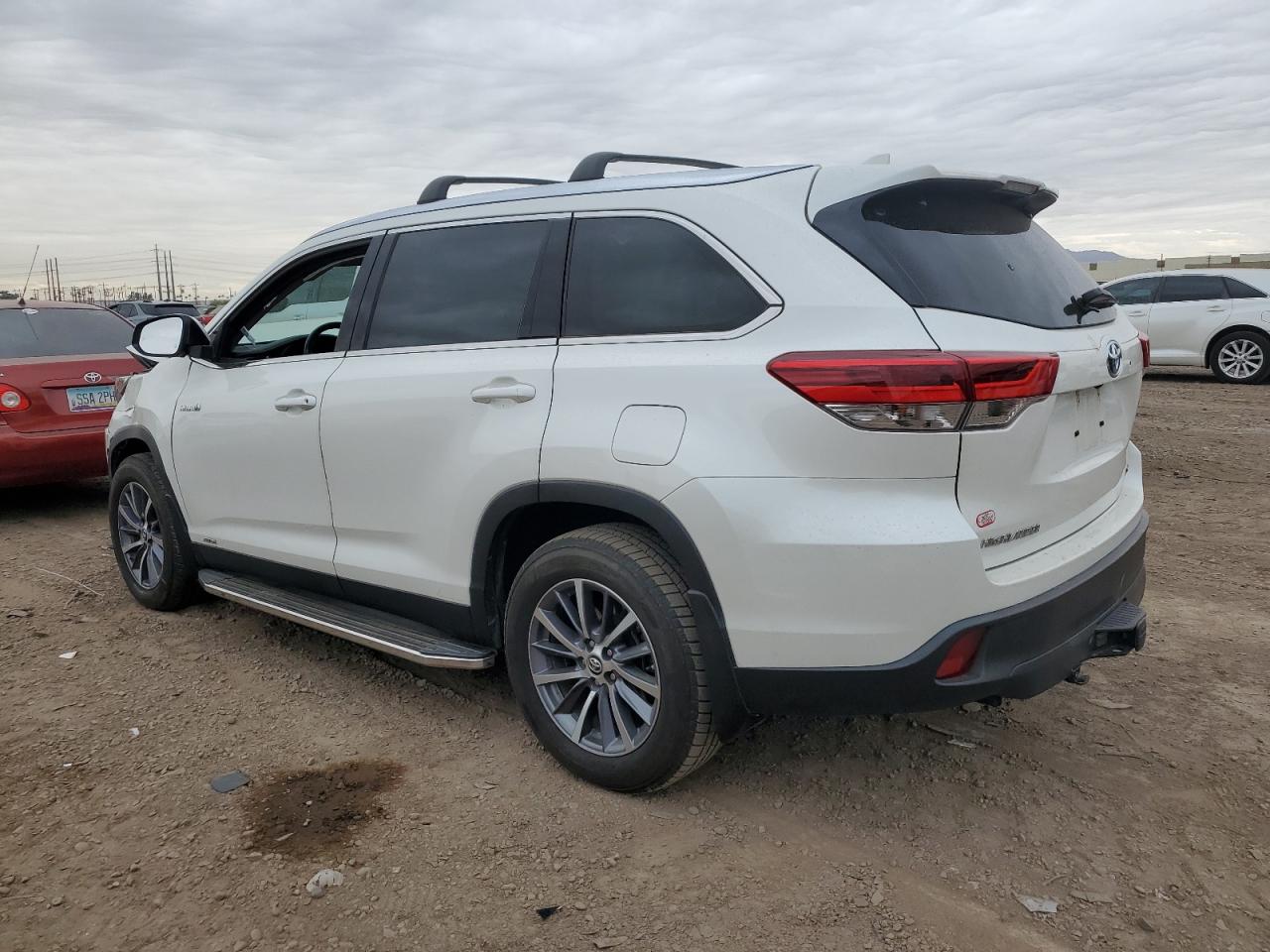 Изображение 2 2019 TOYOTA HIGHLANDER HYBRID 2019 с VIN 5TDJGRFH9KS075944