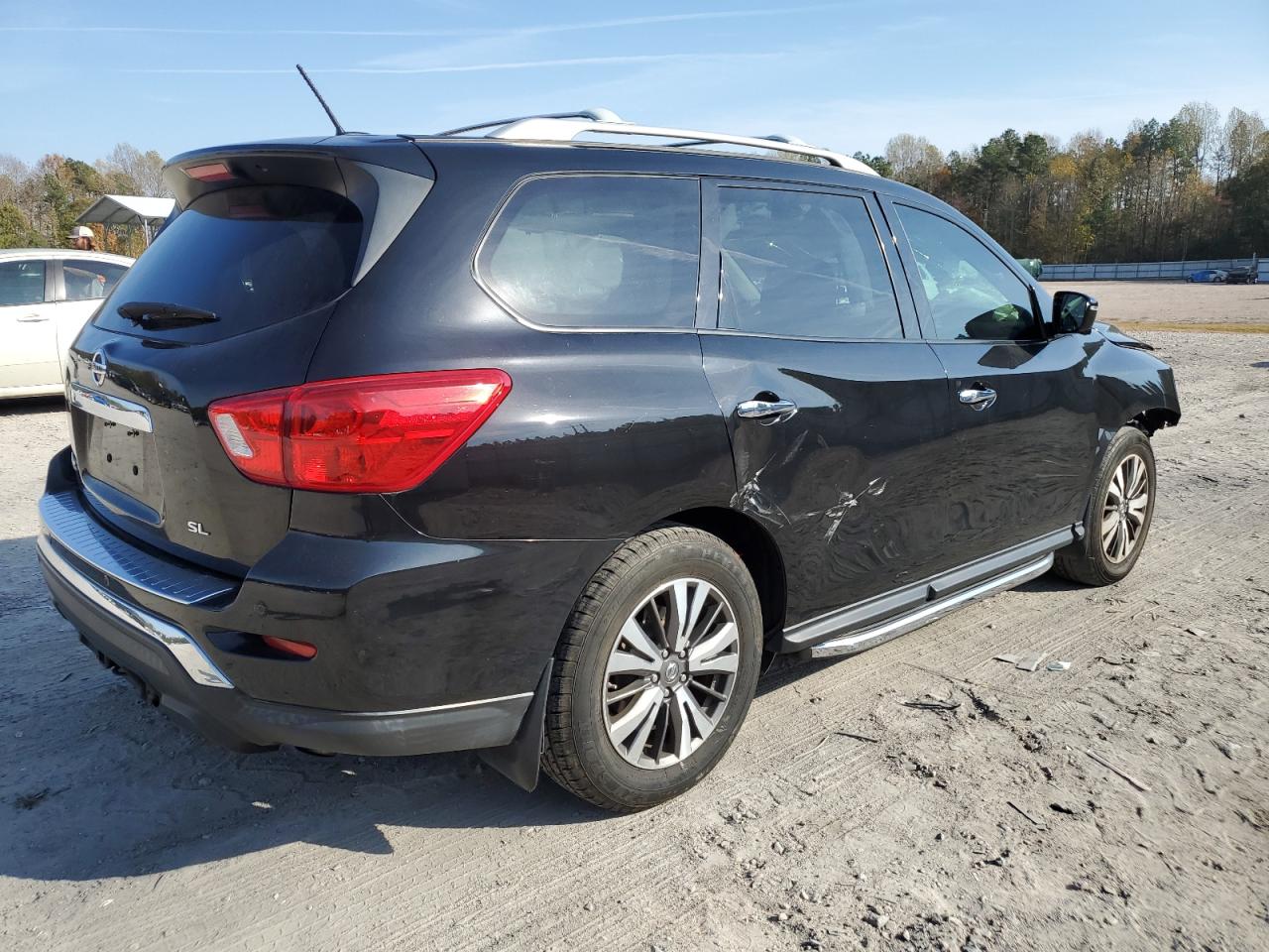 Obraz 3 z 2017 NISSAN PATHFINDER S 2017 z VIN 5N1DR2MN8HC659801