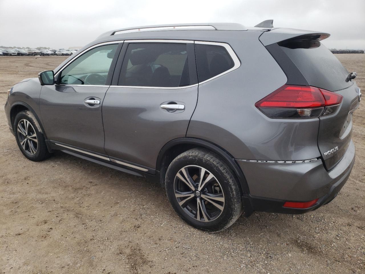 Image 2 of 2017 NISSAN ROGUE SV 2017 with VIN 5N1AT2MV8HC871246