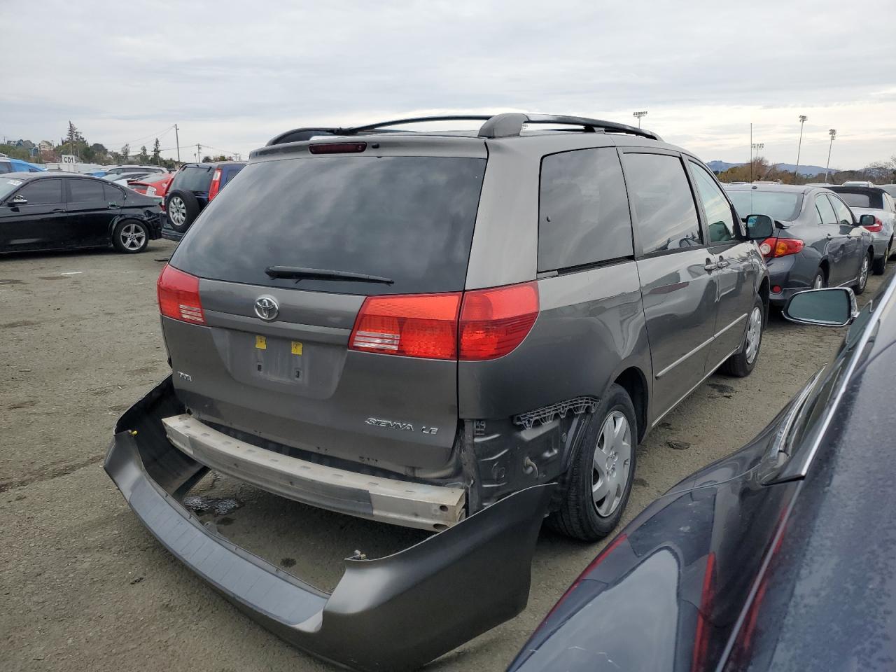 Image 3 of 2004 TOYOTA SIENNA CE 2004 with VIN 5TDZA23CX4S042961
