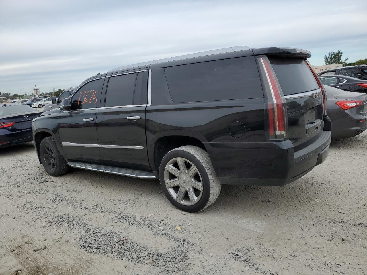 Image 2 of 2018 CADILLAC ESCALADE ESV LUXURY 2018 with VIN 1GYS3HKJ4JR339307