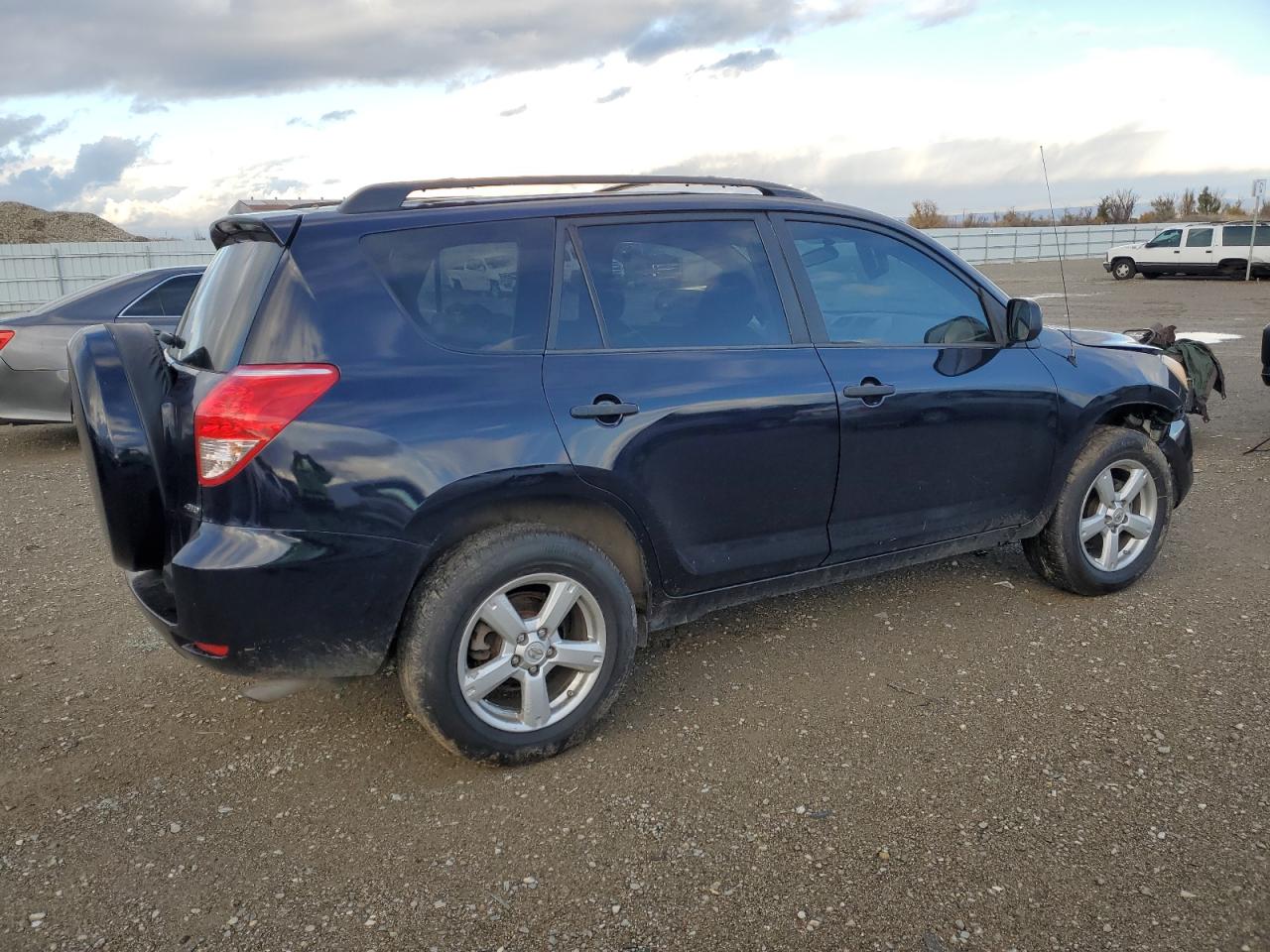 Obraz 3 z 2006 TOYOTA RAV4  2006 z VIN JTMBD33V866021643