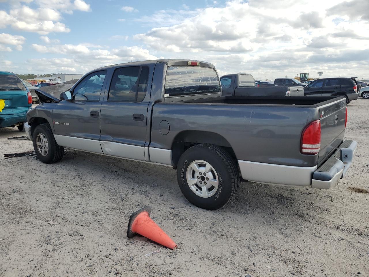 Obraz 2 z 2002 DODGE DAKOTA QUAD SLT 2002 z VIN 1B7HL48N82S550958