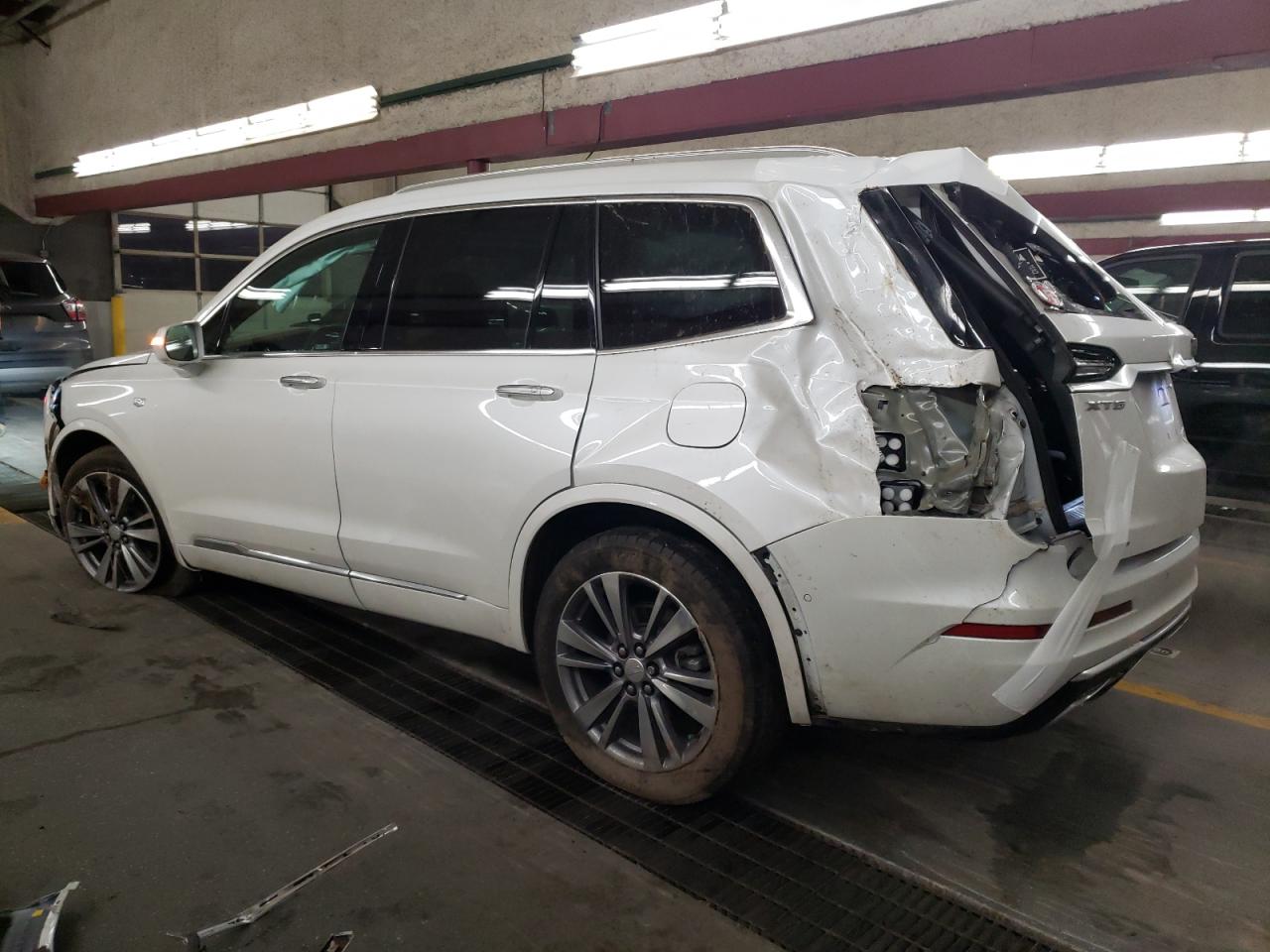 Obraz 2 z 2020 CADILLAC XT6 PLATINUM PREMIUM LUXURY 2020 z VIN 1GYKPFRSXLZ180741