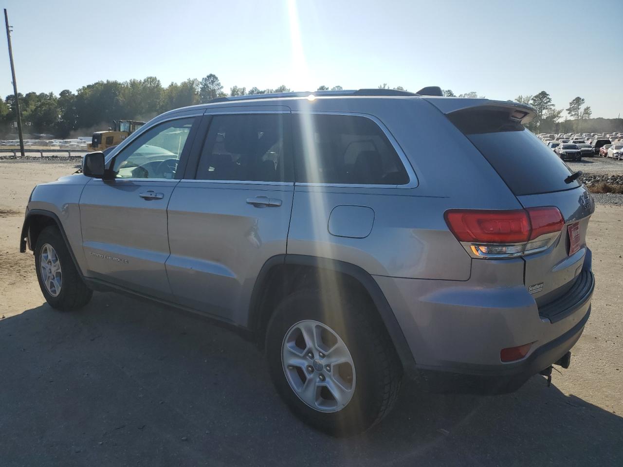 Obraz 2 z 2015 JEEP GRAND CHEROKEE LAREDO 2015 z VIN 1C4RJEAG4FC700947