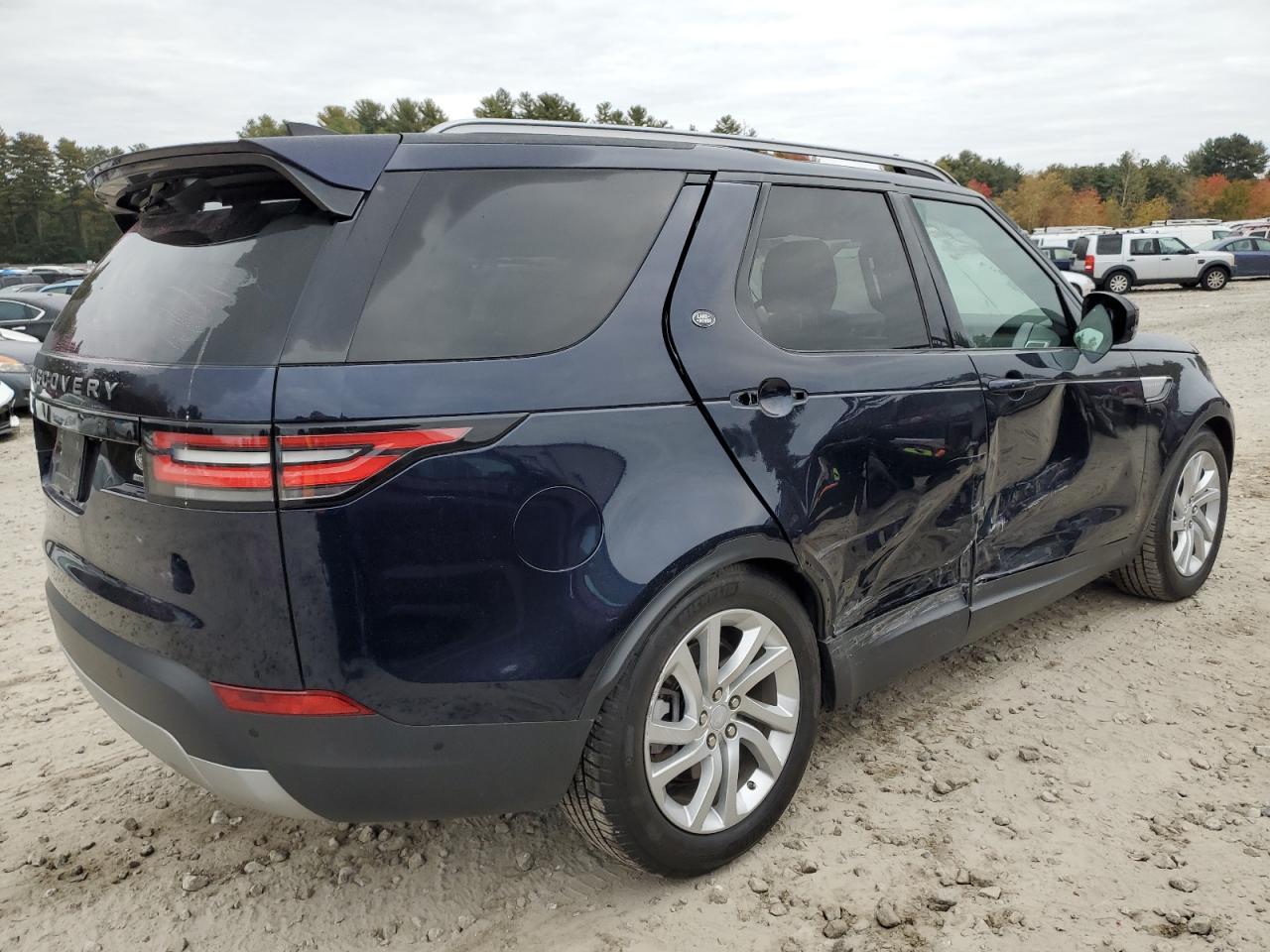 Obraz 3 z 2020 LAND ROVER DISCOVERY HSE 2020 z VIN SALRR2RV9L2439075