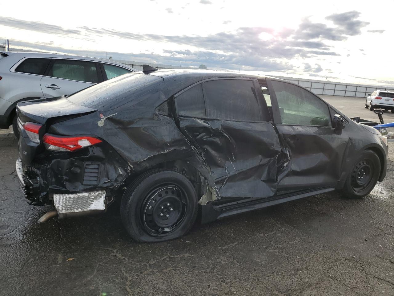 Obraz 3 z 2021 TOYOTA COROLLA LE 2021 z VIN 5YFEPMAE9MP184935