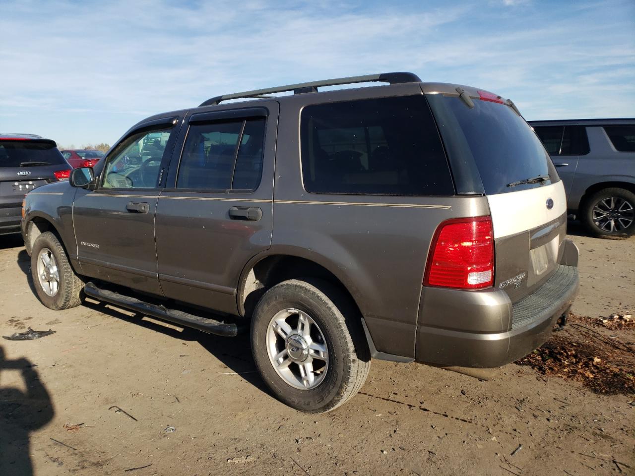 Image 2 of 2004 FORD EXPLORER XLT 2004 with VIN 1FMZU73E04UC11074