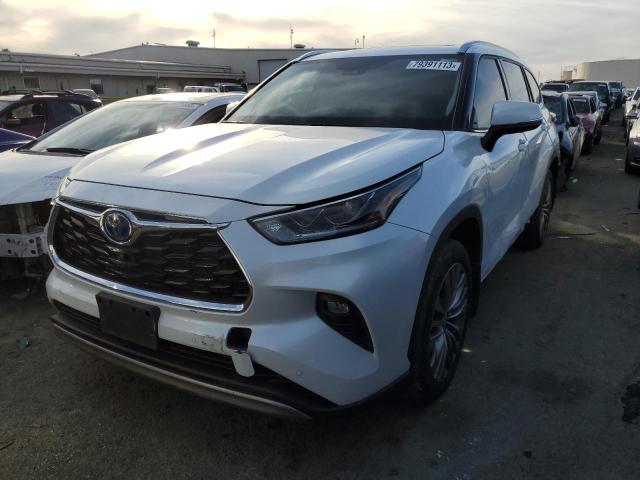 Изображение 1 2022 TOYOTA HIGHLANDER HYBRID PLATINUM 2022 с VIN 5TDEBRCH1NS075333