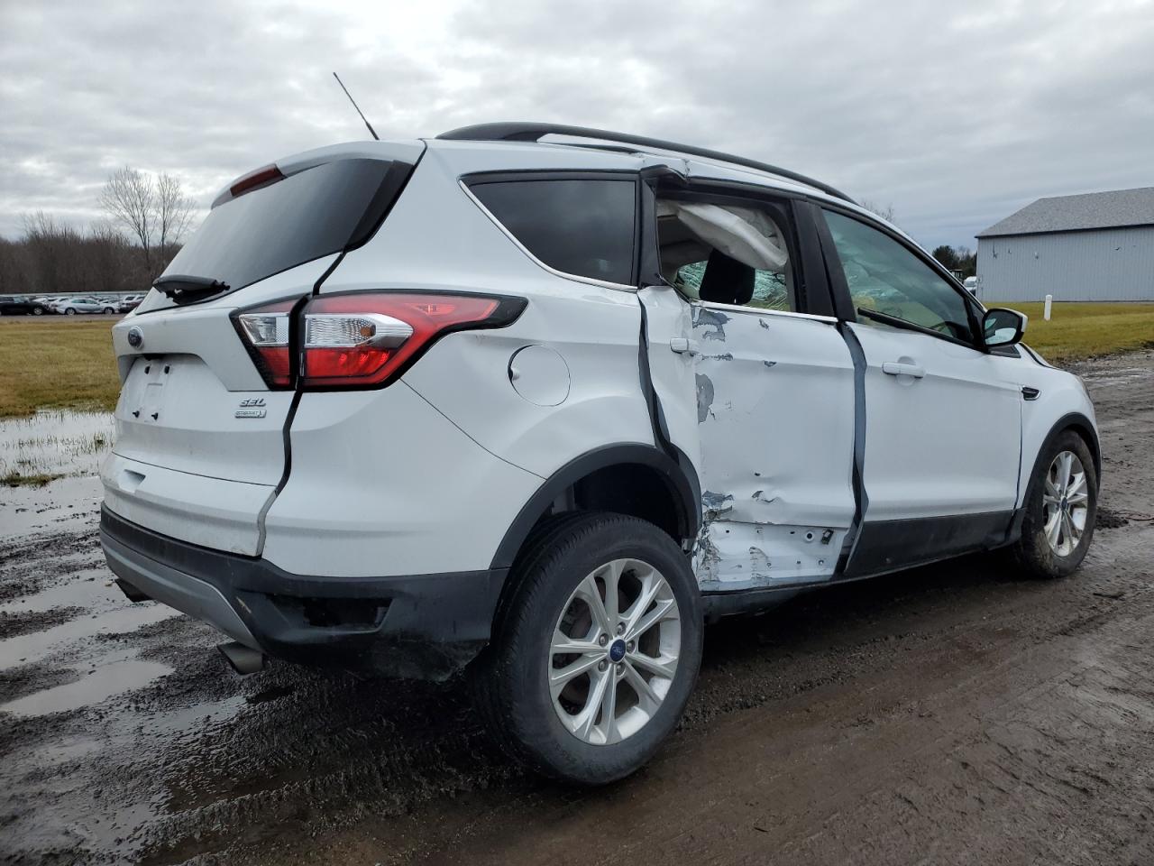 Image 3 of 2018 FORD ESCAPE SEL 2018 with VIN 1FMCU0HDXJUB39048