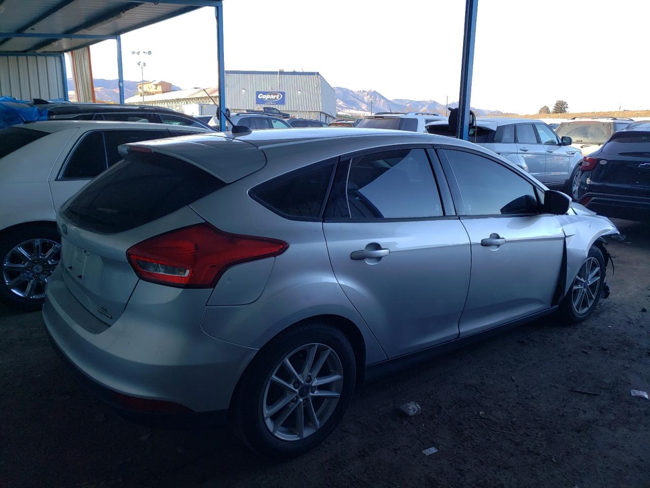 Image 3 of 2016 FORD FOCUS SE 2016 with VIN 1FADP3K26GL293625