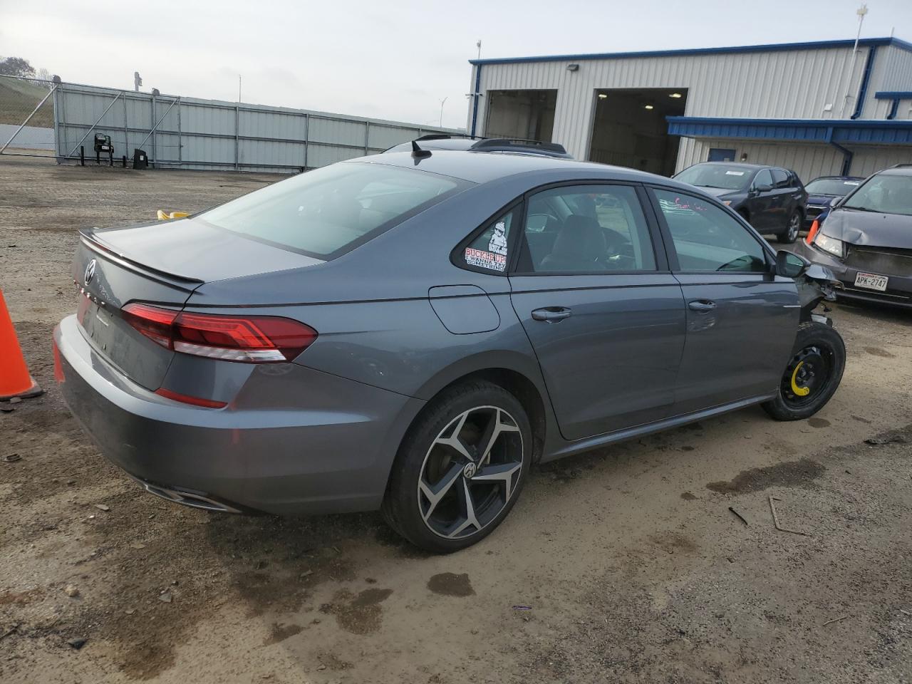 Изображение 3 2020 VOLKSWAGEN PASSAT R-LINE 2020 с VIN 1VWMA7A36LC026523