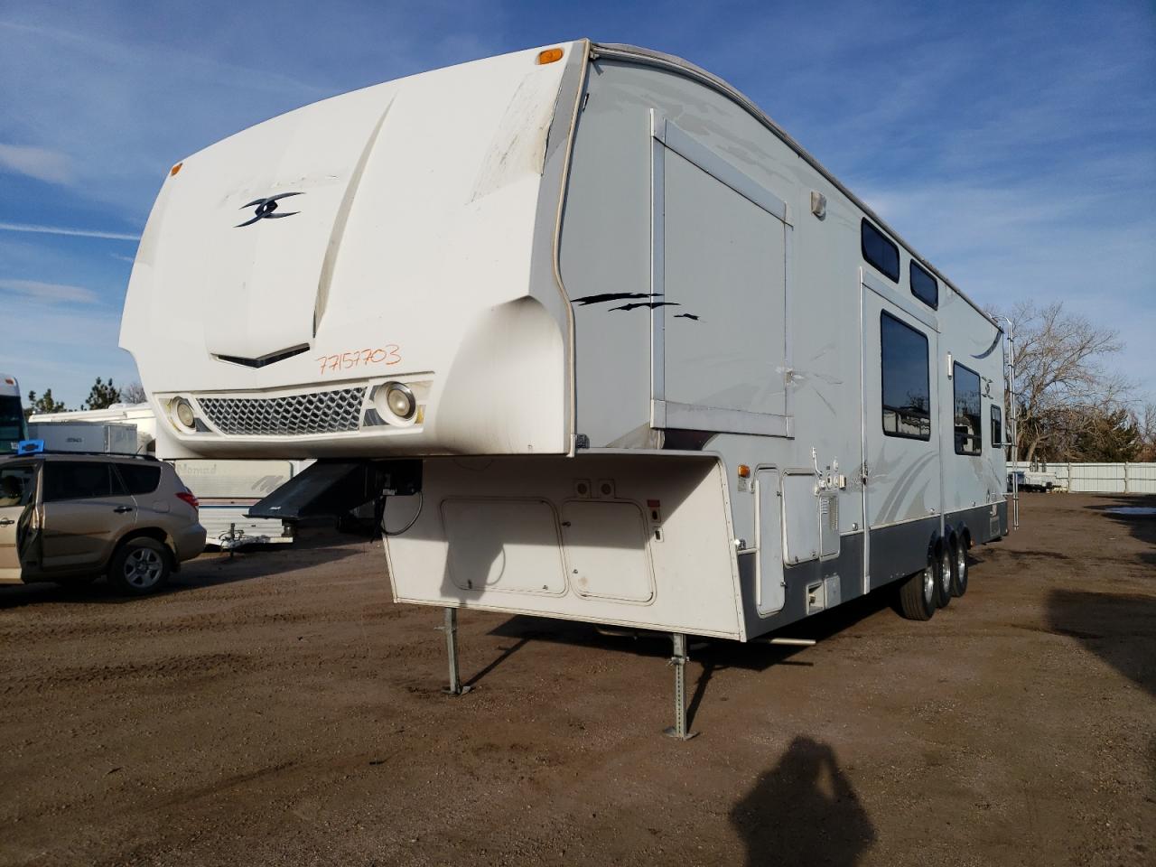 Image 2 of 2008 KEYSTONE FUZION 2008 with VIN 4YDF393288F810601
