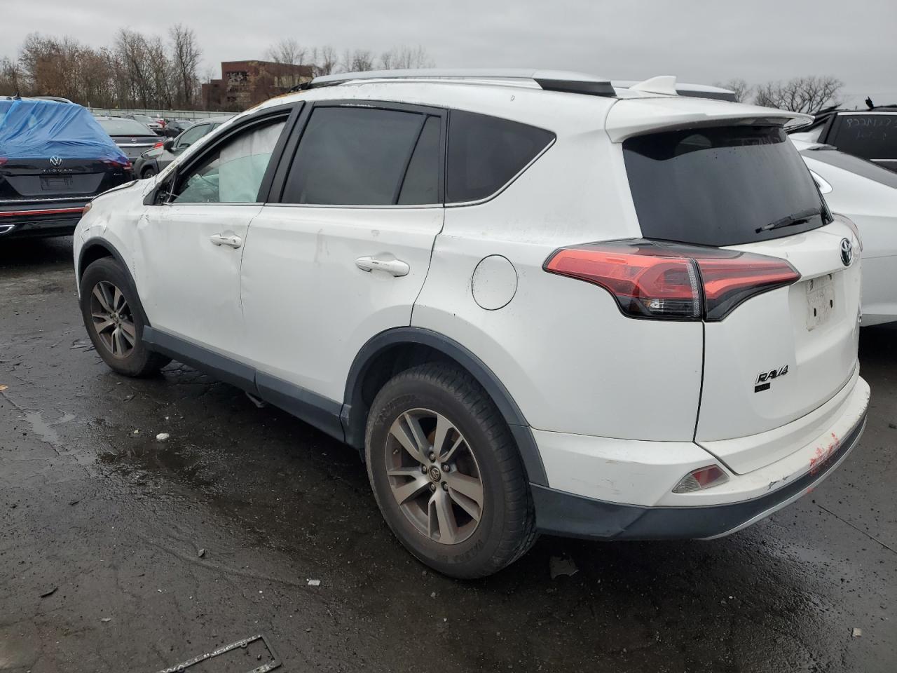 Image 2 of 2016 TOYOTA RAV4 XLE 2016 with VIN 2T3WFREV6GW254853