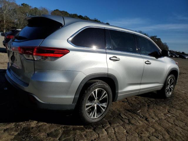 Image 3 of 2018 TOYOTA HIGHLANDER LE 2018 with VIN 5TDZARFH1JS036316