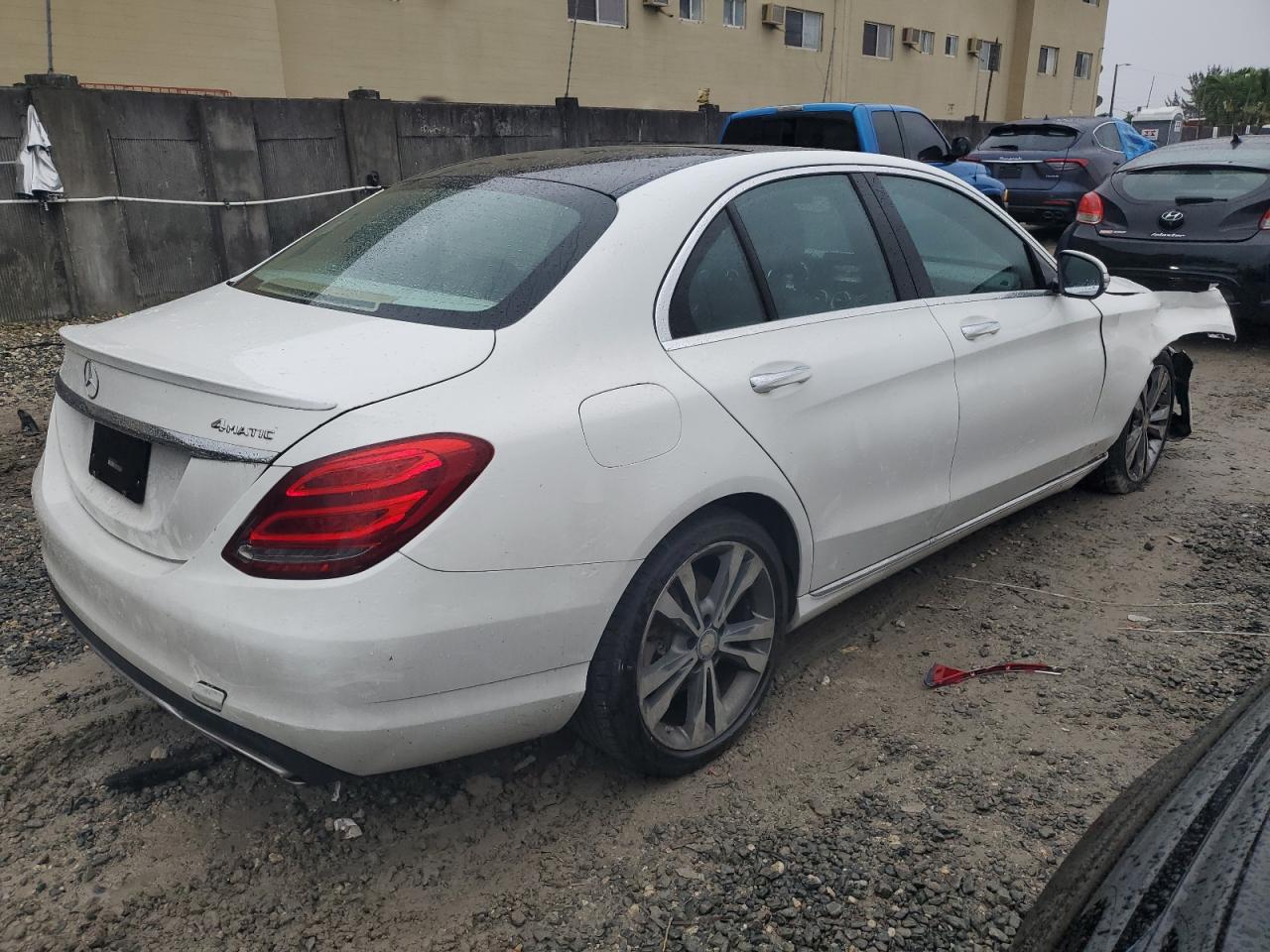 Image 3 of 2015 MERCEDES-BENZ C 300 4MATIC 2015 with VIN 55SWF4KB3FU056490