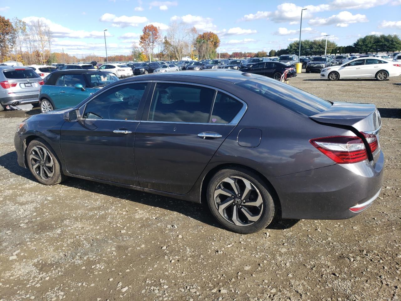 Image 2 of 2016 HONDA ACCORD EXL 2016 with VIN 1HGCR2F82GA124627