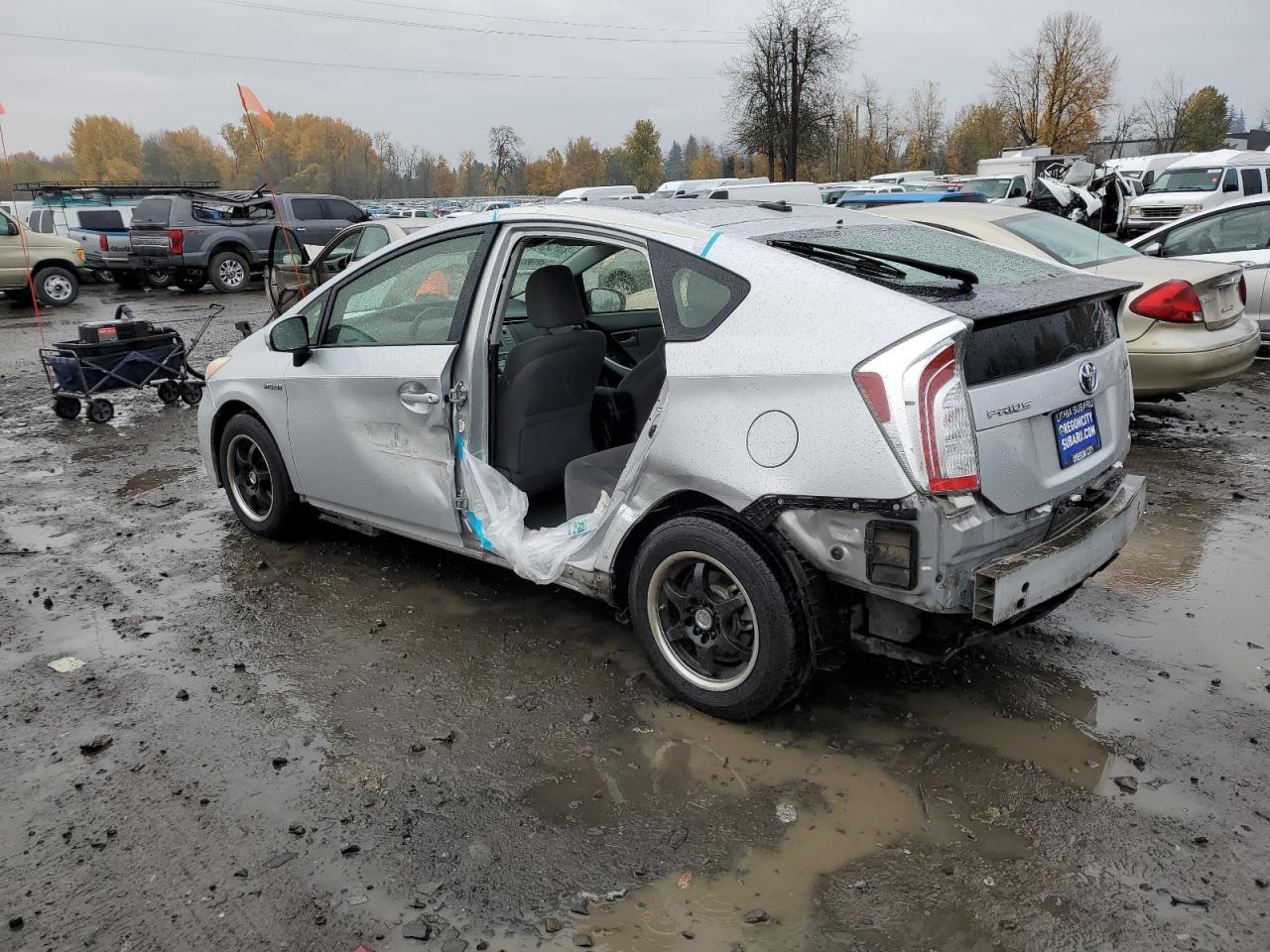 Image 2 of 2013 TOYOTA PRIUS  2013 with VIN JTDKN3DU4D5555731