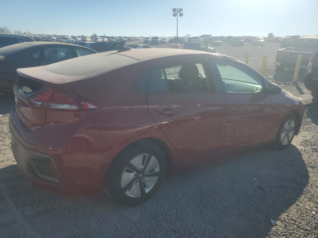 Image 3 of 2020 HYUNDAI IONIQ BLUE 2020 with VIN KMHC65LC8LU200891