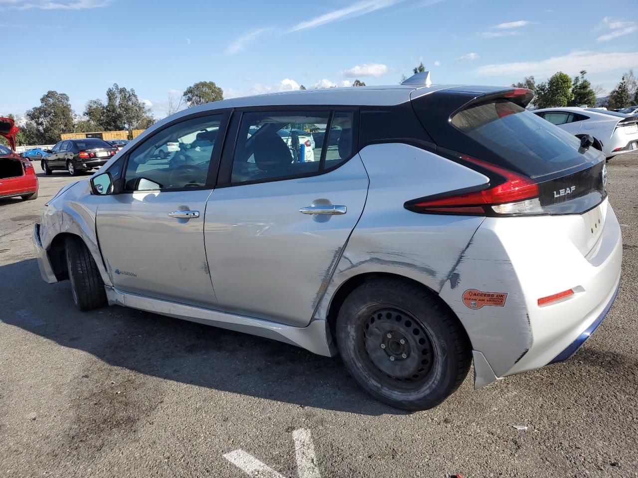 Obraz 2 z 2018 NISSAN LEAF S 2018 z VIN 1N4AZ1CP0JC313998