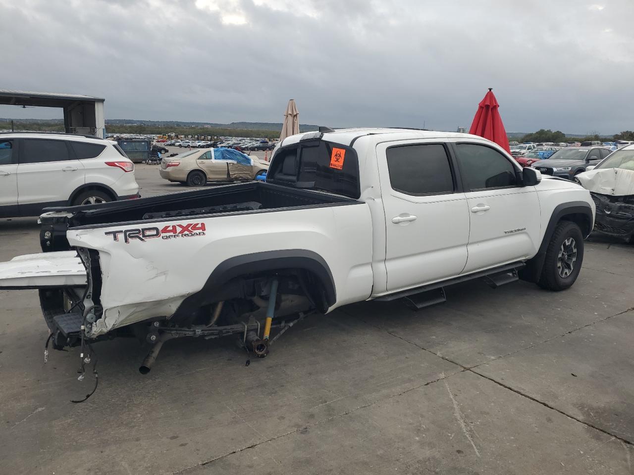 Obraz 3 z 2019 TOYOTA TACOMA DOUBLE CAB 2019 z VIN 3TMDZ5BN7KM063416