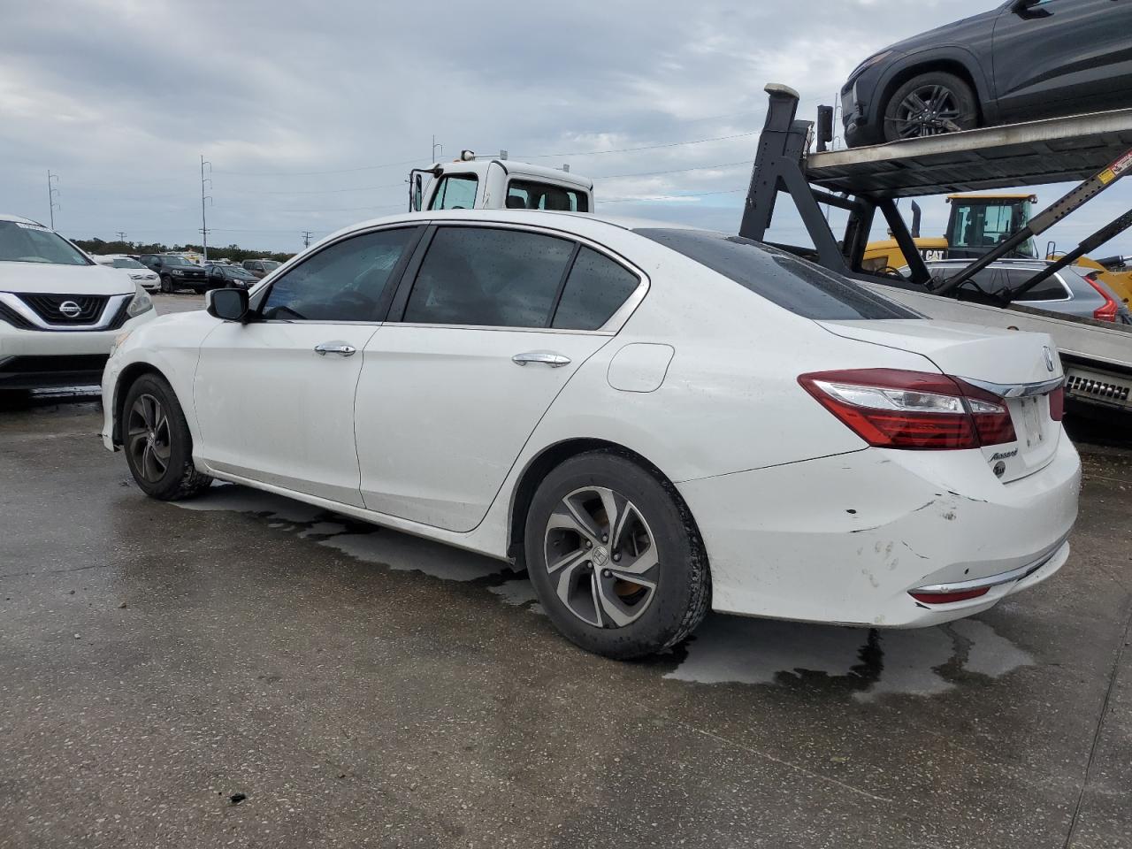 Изображение 2 2017 HONDA ACCORD LX 2017 с VIN 1HGCR2F34HA012739