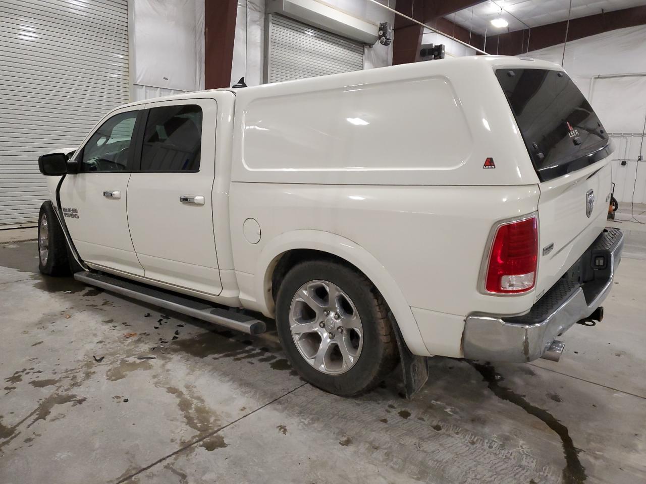 Изображение 2 2016 RAM 1500 LARAMIE 2016 с VIN 1C6RR7NM6GS235493