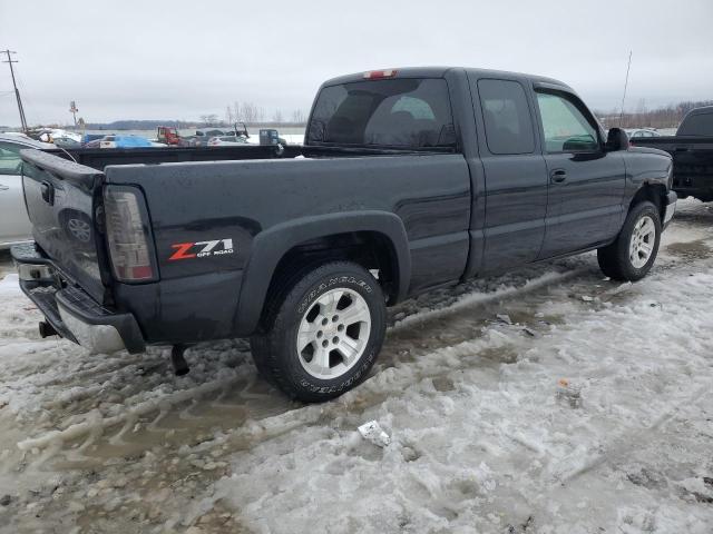 Image 3 of 2004 CHEVROLET SILVERADO K1500 2004 with VIN 1GCEK19T04E148810