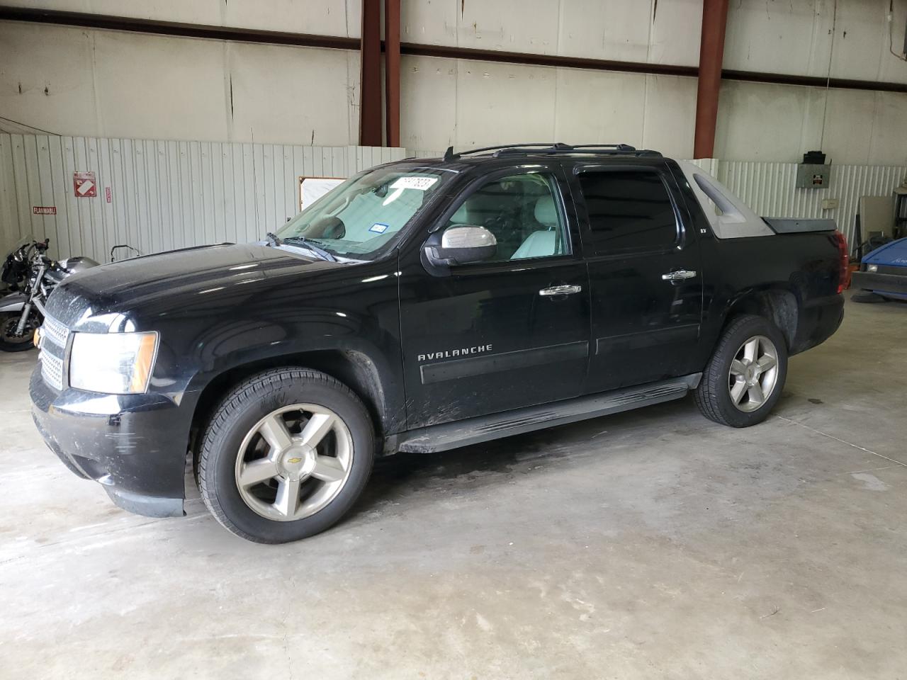 2012 CHEVROLET AVALANCHE LT 2012 image