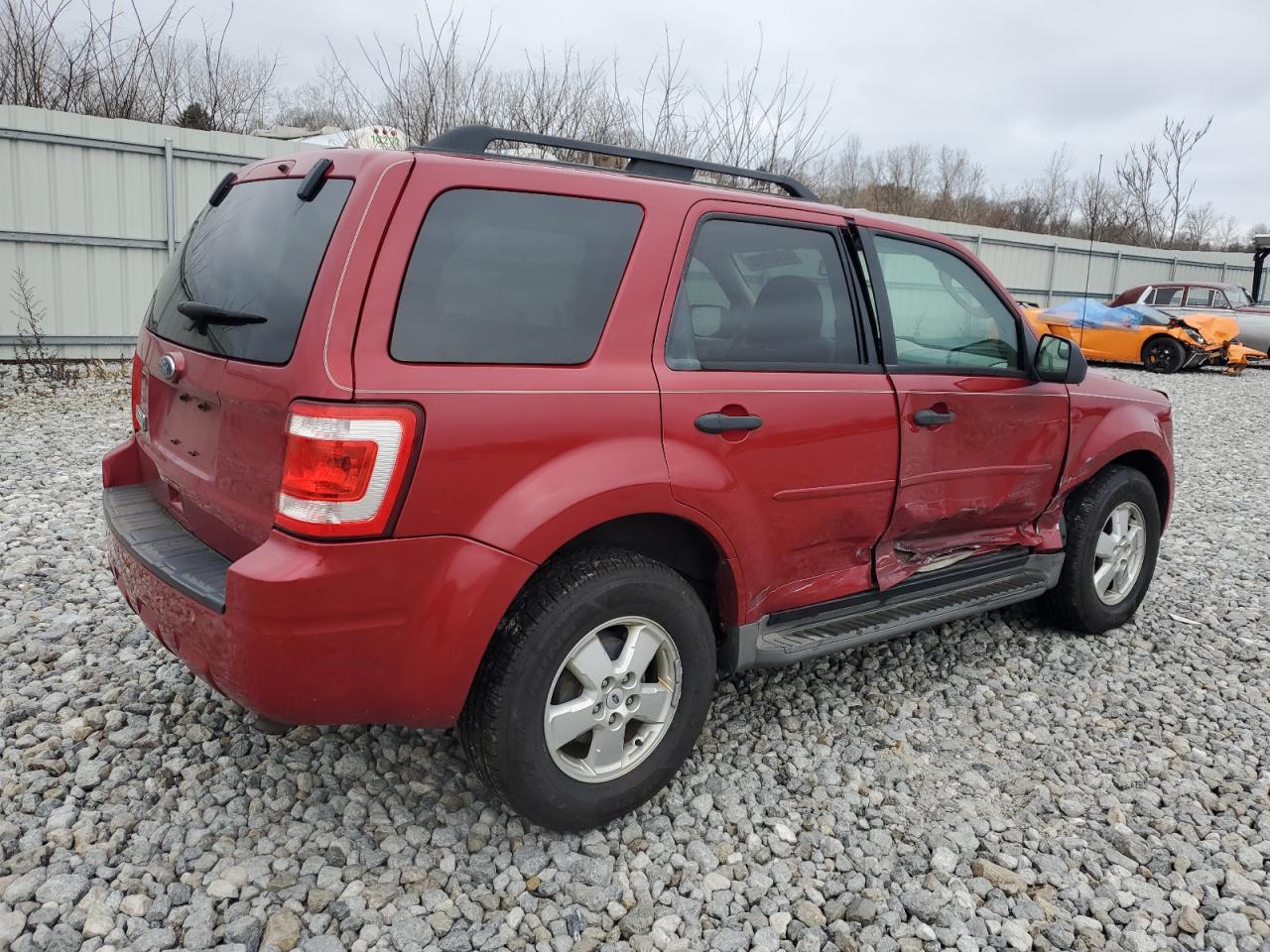 Image 3 of 2010 FORD ESCAPE XLT 2010 with VIN 1FMCU0D7XAKA78098