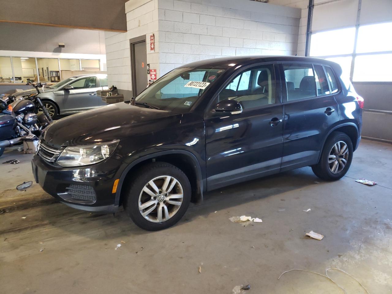 Image 1 of 2013 VOLKSWAGEN TIGUAN S 2013 with VIN WVGBV3AX8DW622772