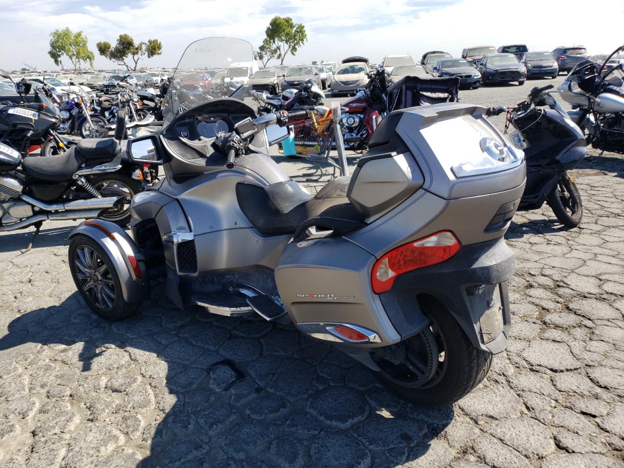 Obraz 3 z Can-Am Spyder Roadster Rt 2014 z VIN 2BXNBDD10EV002362