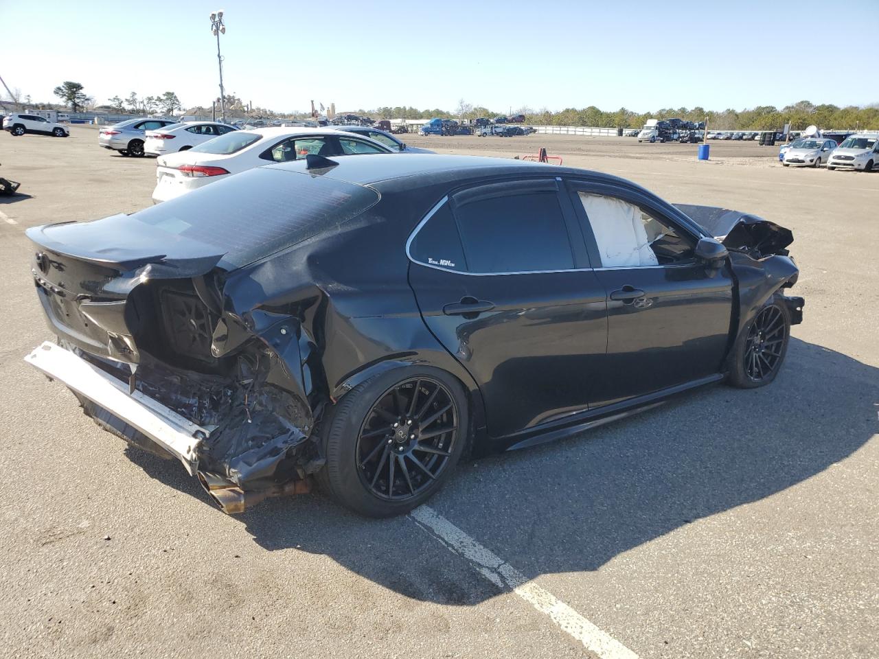 Obraz 3 z 2020 TOYOTA CAMRY SE 2020 z VIN 4T1G11AK7LU913977