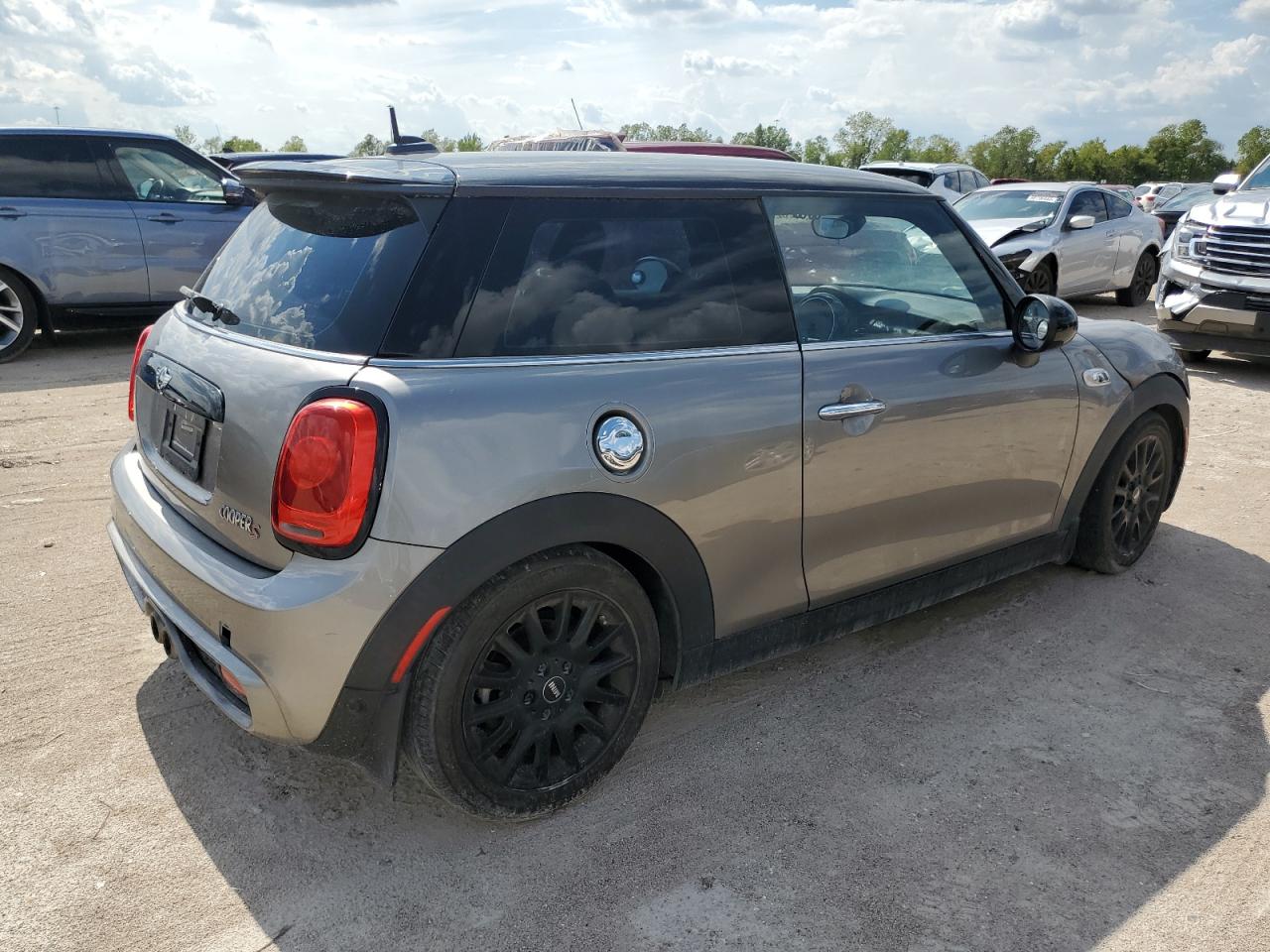 Image 3 of Mini Cooper S 2018 with VIN WMWXP7C56J2C61956