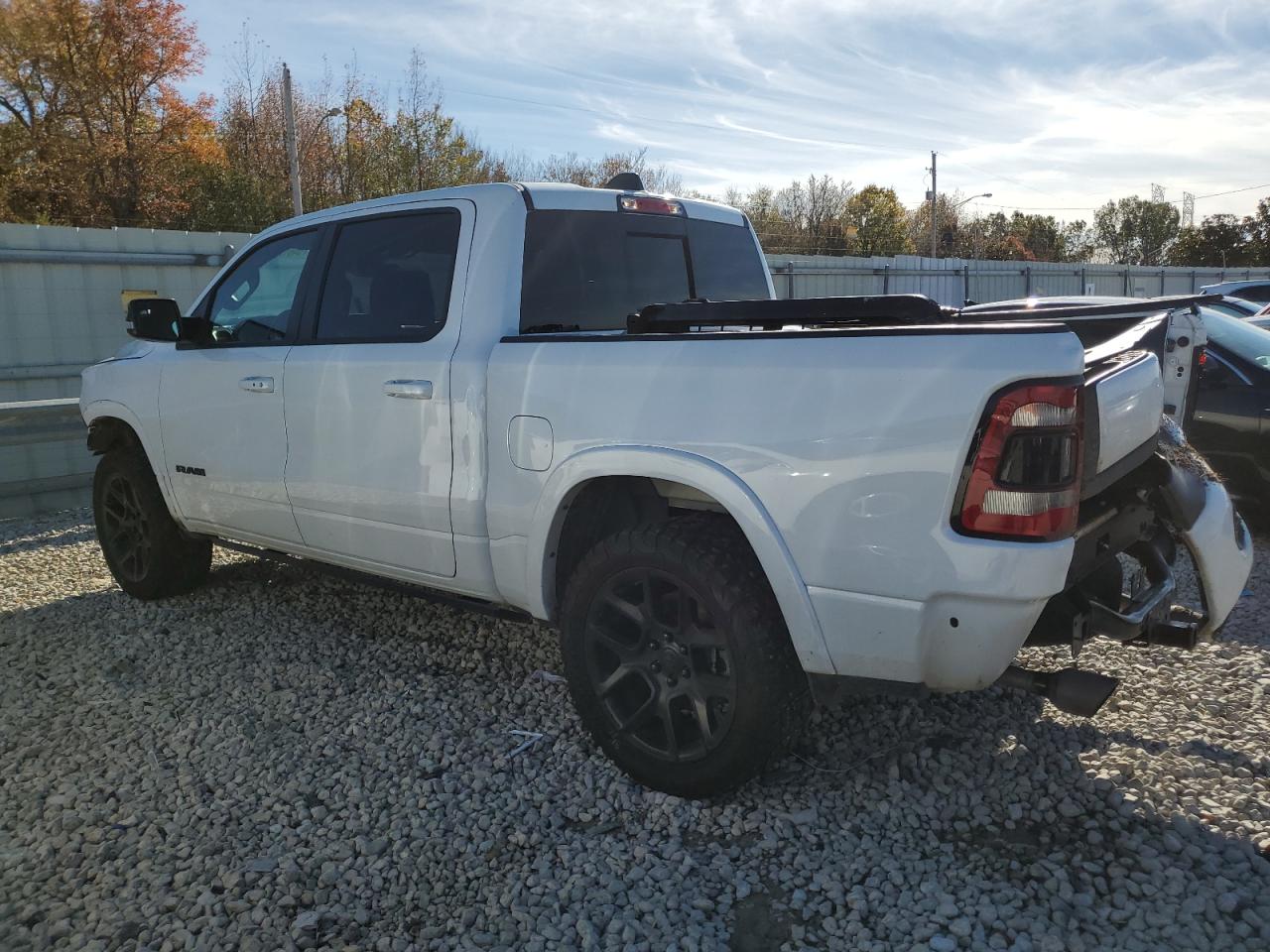 Obraz 2 z 2022 RAM 1500 LARAMIE 2022 z VIN 1C6SRFJT2NN182330