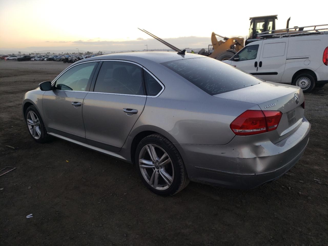 Изображение 2 2014 VOLKSWAGEN PASSAT SE 2014 с VIN 1VWBN7A31EC077717