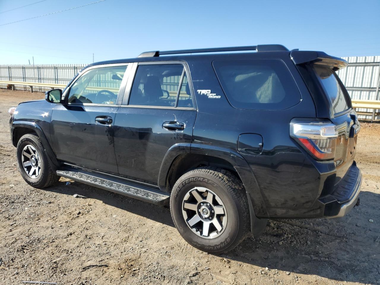 Изображение 2 2021 TOYOTA 4RUNNER SR5/SR5 PREMIUM 2021 с VIN JTEPU5JR5M5931594