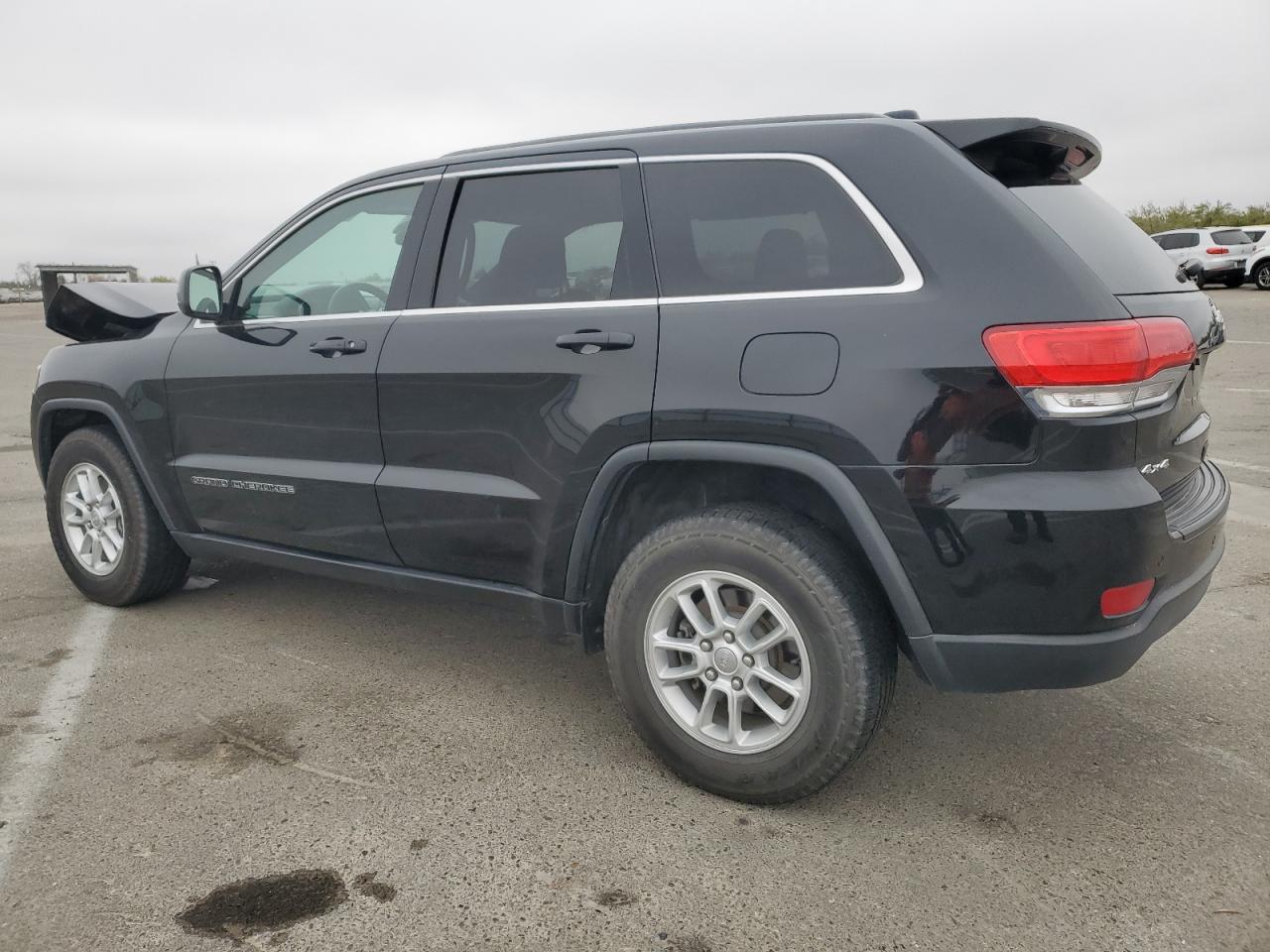 Obraz 2 z 2018 JEEP GRAND CHEROKEE LAREDO 2018 z VIN 1C4RJFAG6JC104382