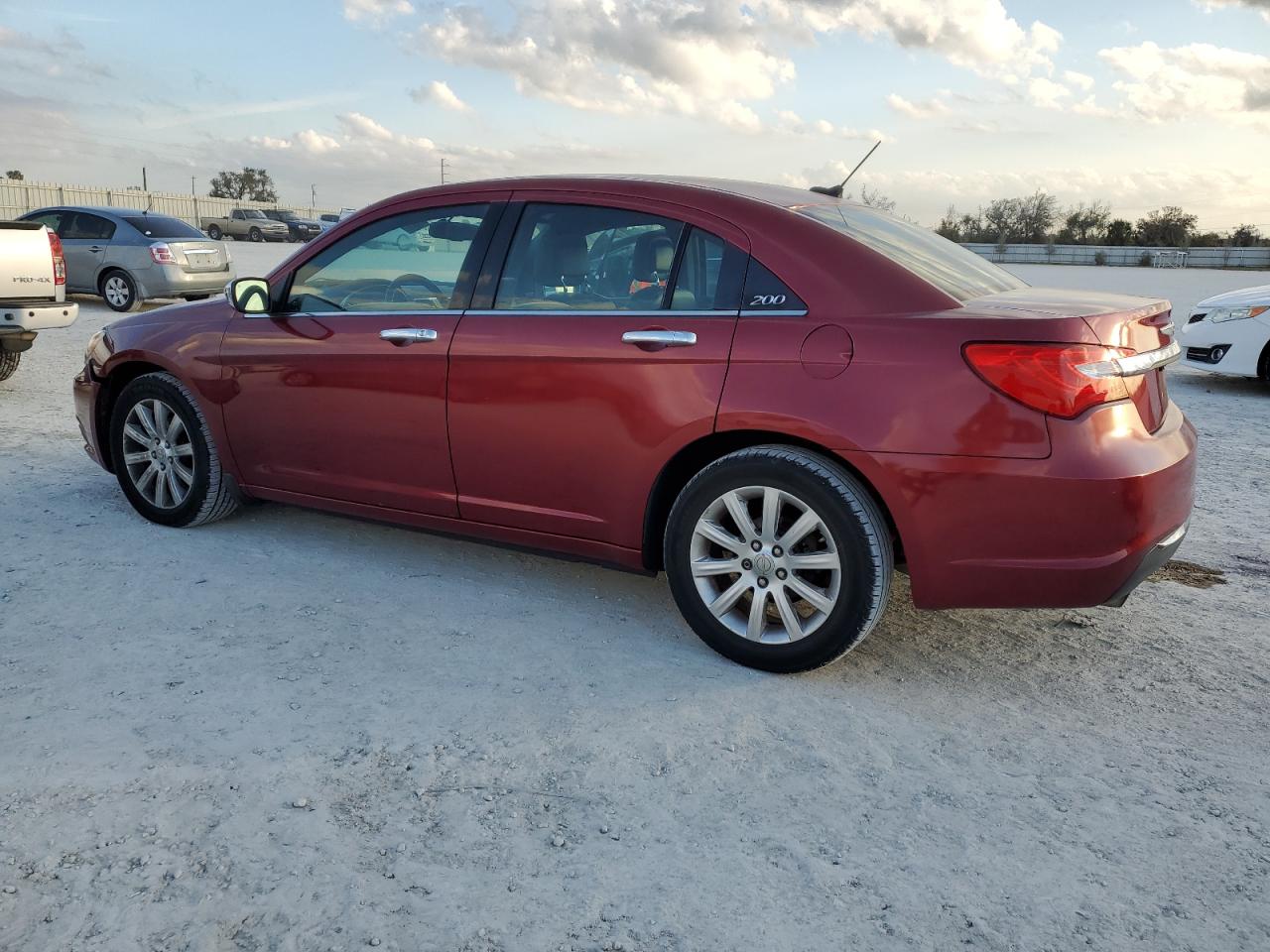 Изображение 2 2013 CHRYSLER 200 LIMITED 2013 с VIN 1C3CCBCGXDN514041