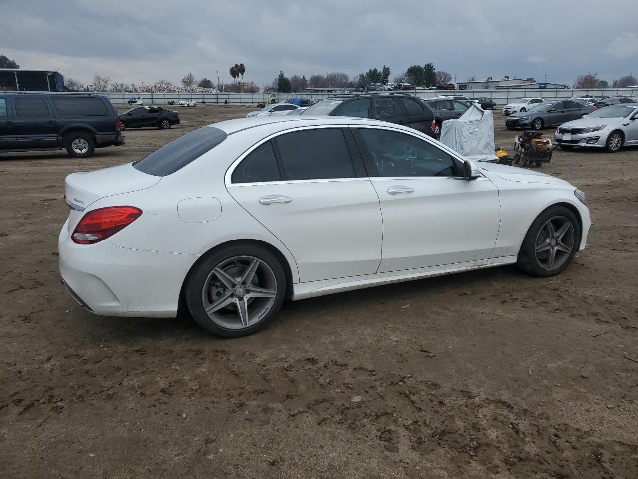 Image 3 of 2015 MERCEDES-BENZ C 300 4MATIC 2015 with VIN 55SWF4KB7FU006997