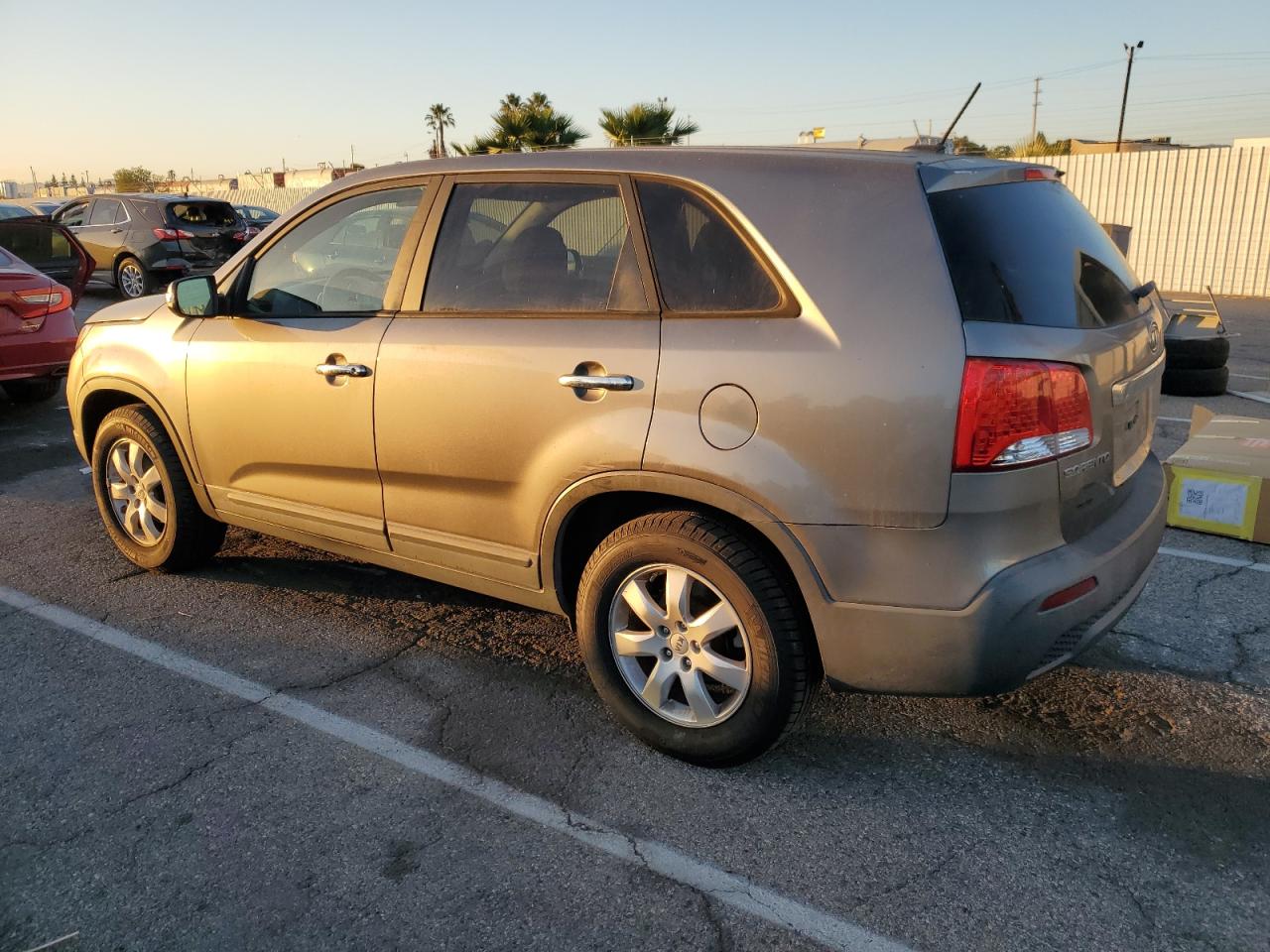 Obraz 2 z 2013 KIA SORENTO LX 2013 z VIN 5XYKT3A15DG345534